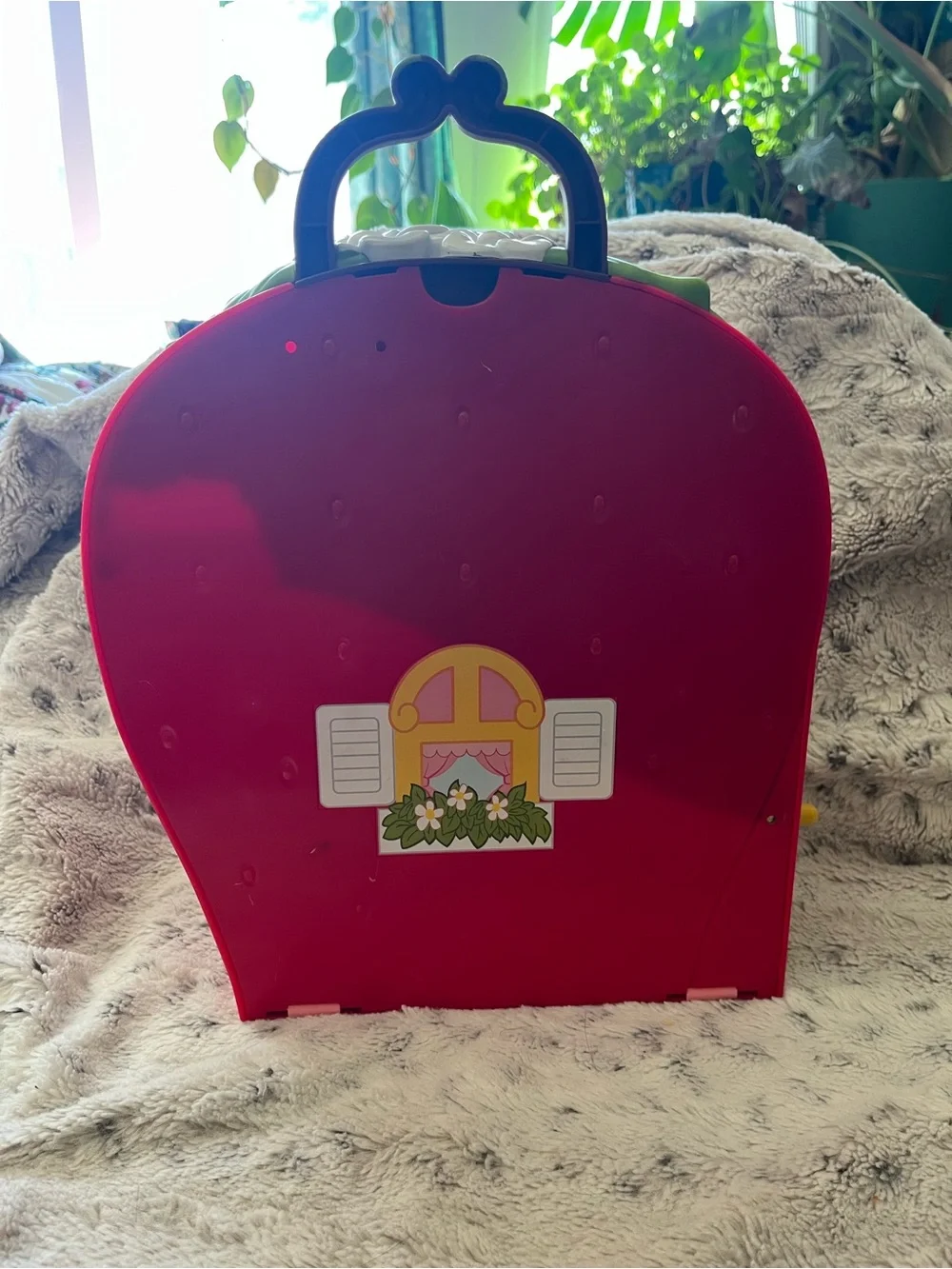 Strawberry Shortcake Carry Case Dollhouse Style Playset House